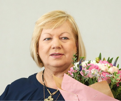 Президент Беларуси Александр Лукашенко поздравил главного тренера национальной команды по художественной гимнастике Ирину Лепарскую с юбилеем.