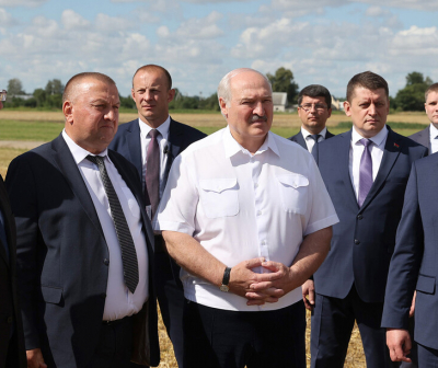 Александр Лукашенко 29 июля совершил рабочую поездку в Слуцкий район Минской области и посетил ОАО "Козловичи-Агро"